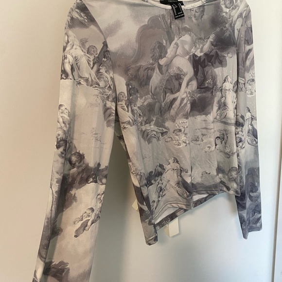 F21 Renaissance Art Top - Picture 2 of 5